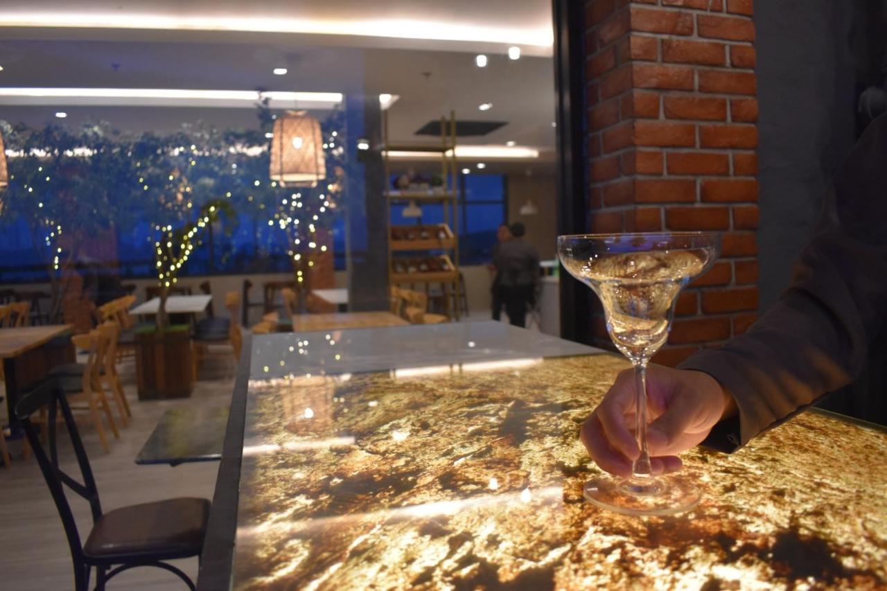 West Prime Hotel Calbayog 外观 照片